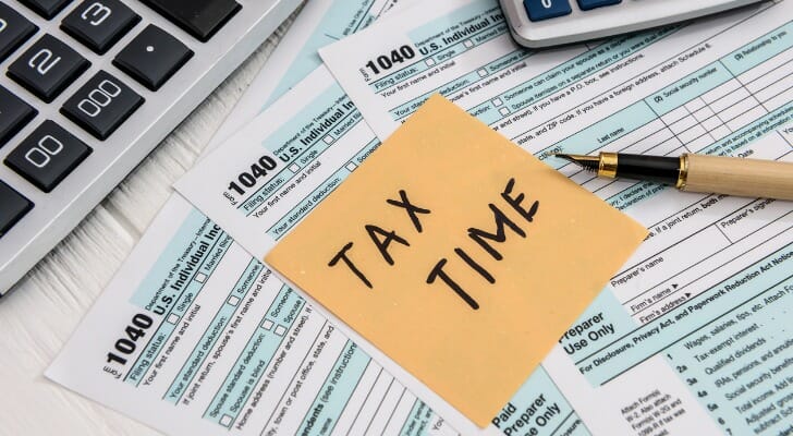 SmartAsset: Federal Income Tax Deadline in 2023