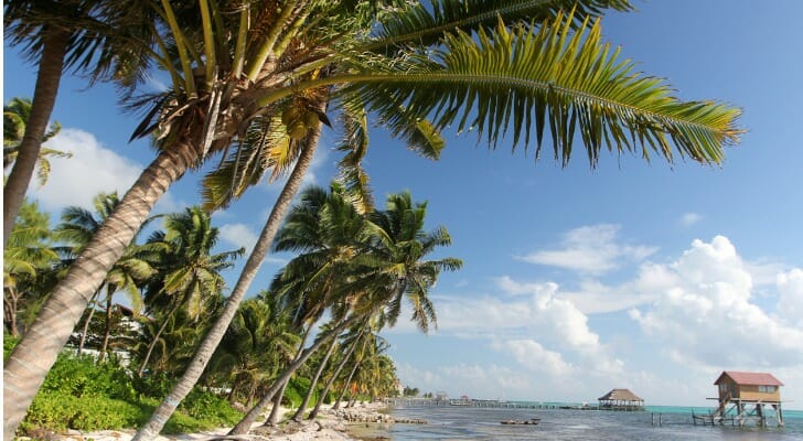 How much does it cost to retire in Belize?