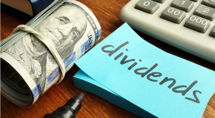 "dividend" written on a Post-It note