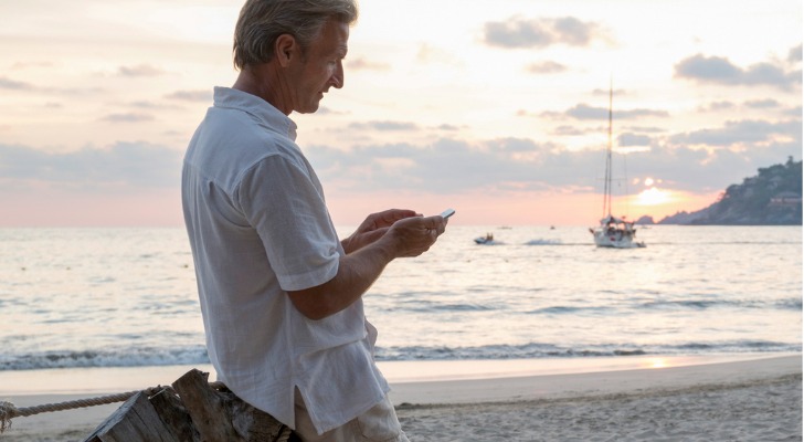 Man trying to decide if he should take his retirement benefits early