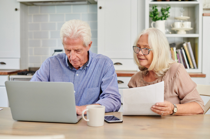 A senior couple looking up common estate planning strategies to avoid probate in Georgia.