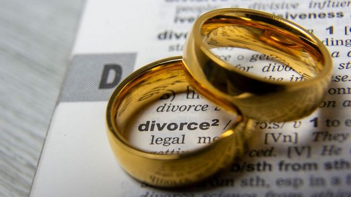How assets and debts, including student loan debt, are divided during a divorce depend on the type of state a couple lives in.