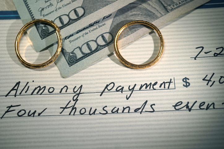 An alimony payment as a couple determines how alimony is calculated in Florida. 