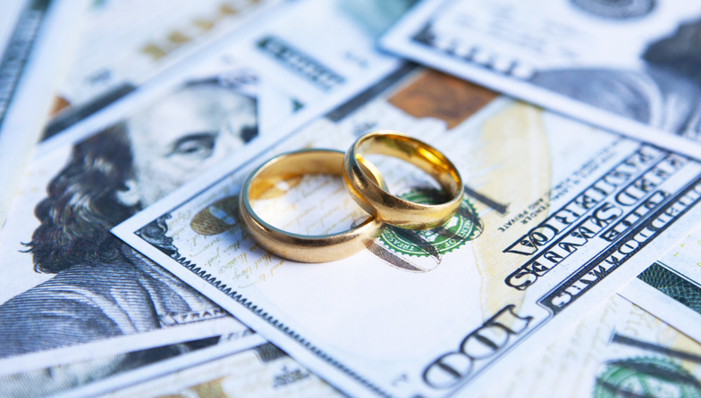 In California, spousal support payments are not based on a specific formula. Instead, judges will issue support orders based on the totality of the circumstances on a case-by-case basis.