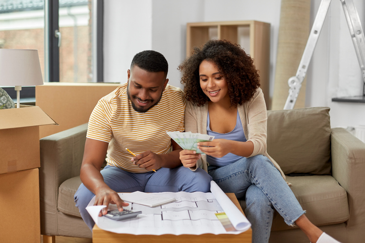 Pros and Cons of Consolidating Debt Into a Mortgage