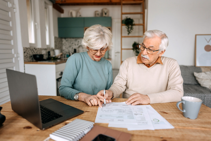 A senior couple creating an estate plan in Arizona.