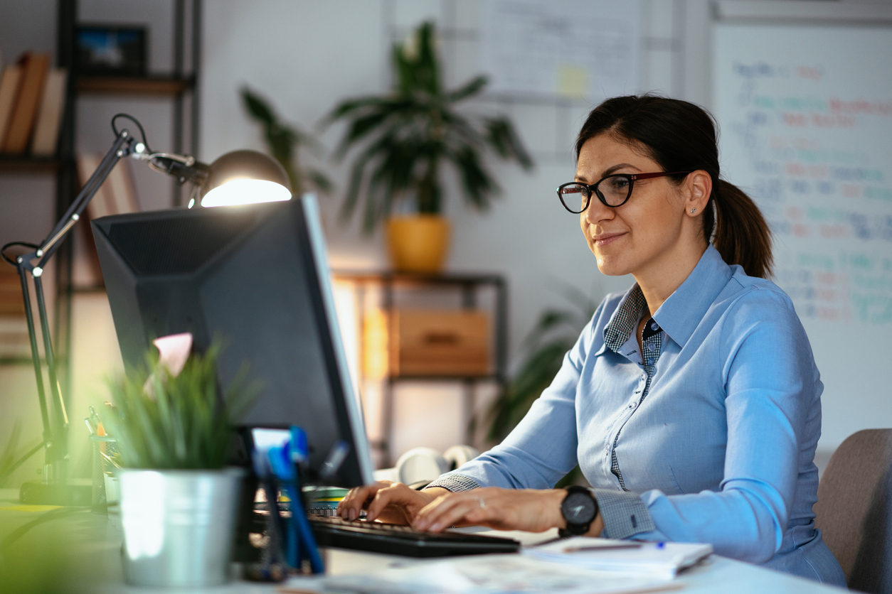 An investor researching the benefits and risks of investing in high-yield fixed-income investments.