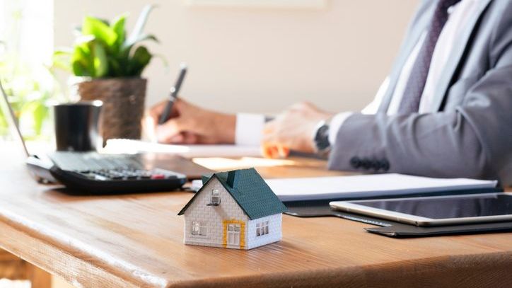 A estate planning attorney looks over a client's small estate affidavit in Ohio.