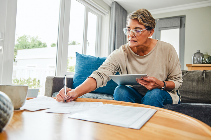 A senior making updates to her estate plan.