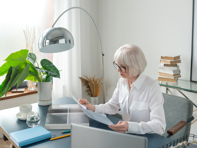 A woman in Illinois making updates to her estate plan.