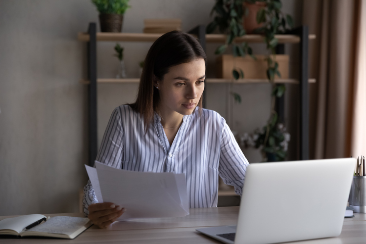 A consumer researching who ultimately pays for a tariff.