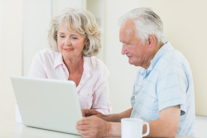 A senior couple making changes to a power of attorney in Texas.