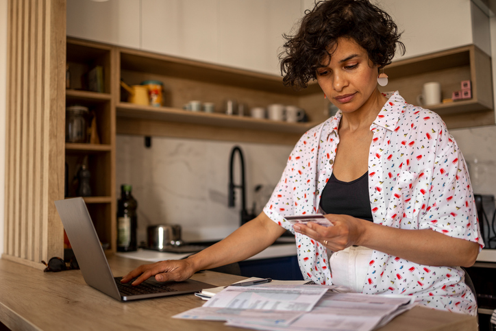 An investor comparing buy limit orders vs. stop orders.